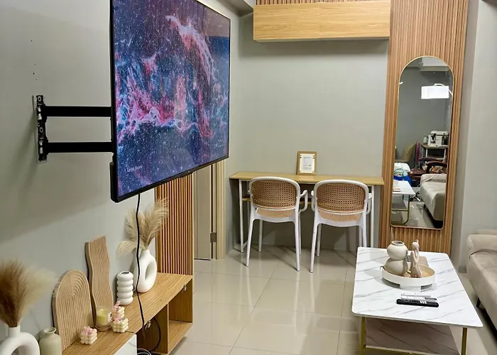 Comfy Cozy Staycation Apartment *